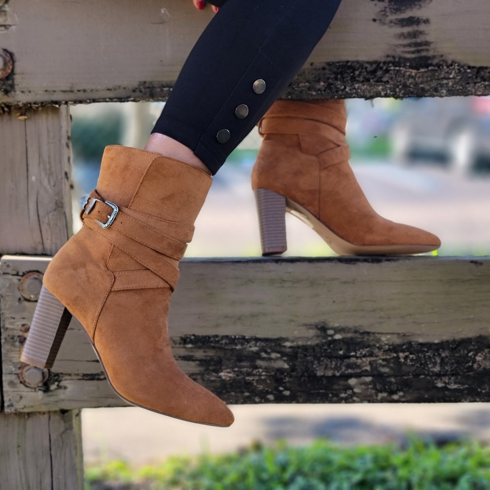 Women's Wrapped Around Strappy Chunky Booties - Picture 5 of 8
